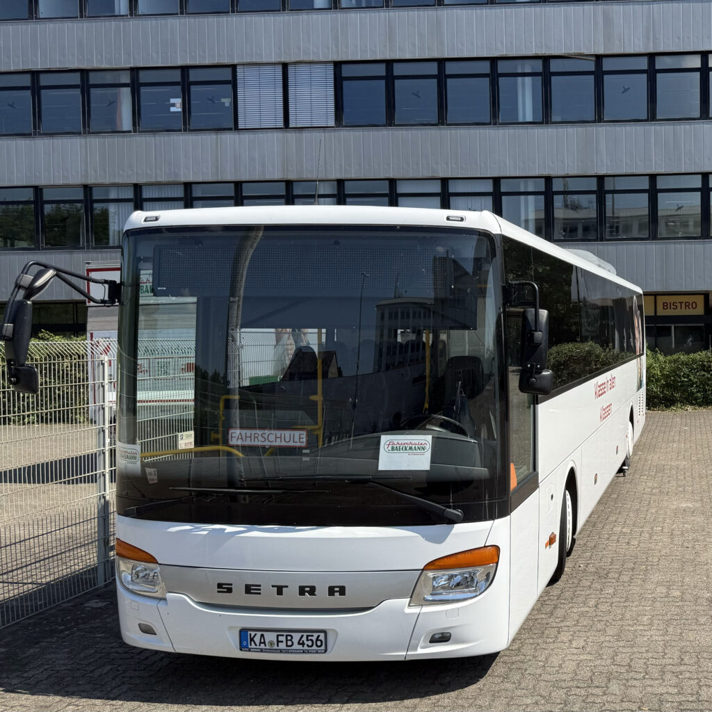 Setra 415 von vorne fotografiert